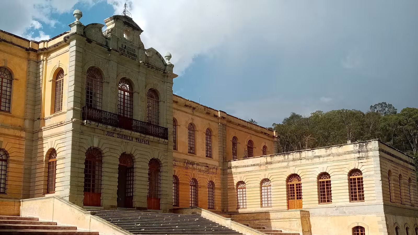 Façade du Centro de las artes San Agustin, en périphérie d'Oaxaca