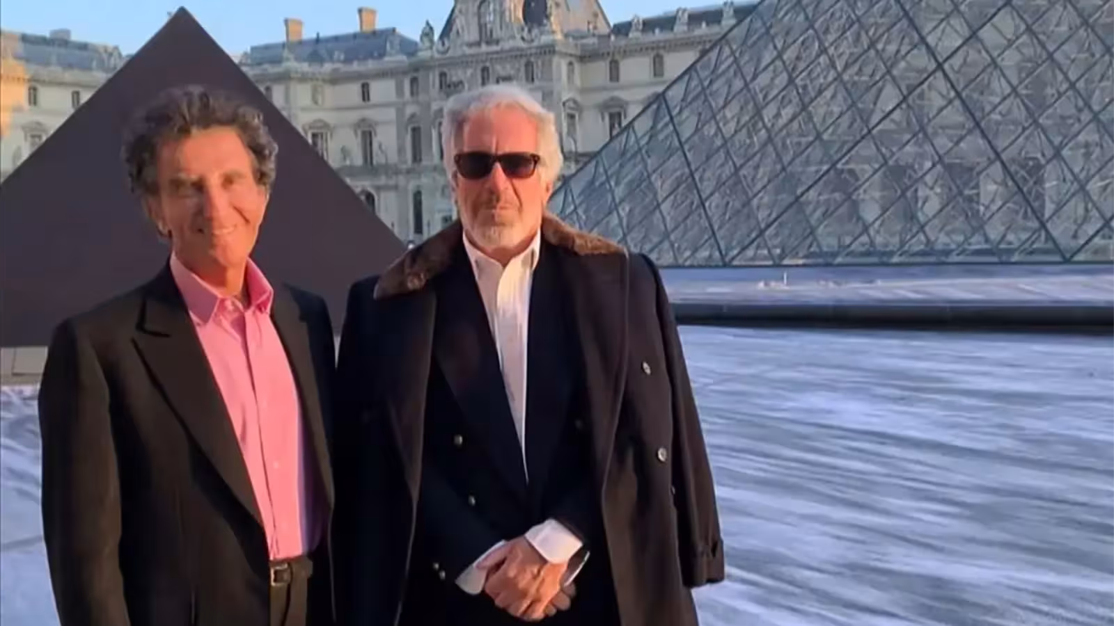 Jeffrey Epstein and Jack Lang posing together in front of the Louvre Museum in Paris. Screenshot from documents released in the Epstein case. Source: AFP.