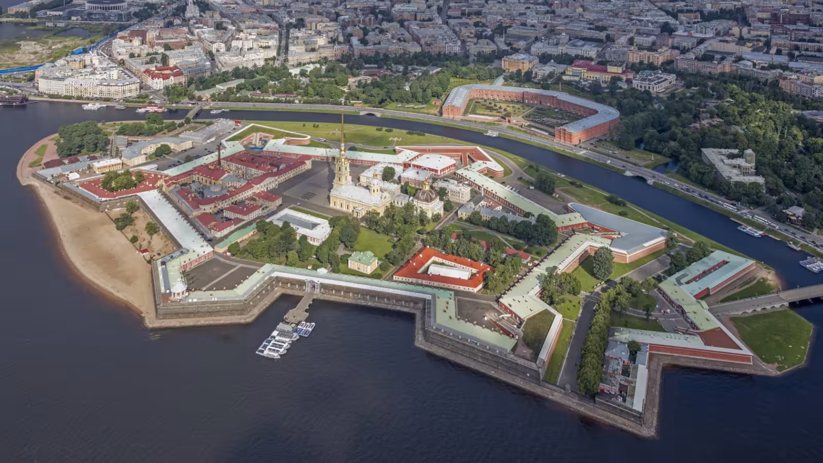 Aerial view of the Peter and Paul Fortress in Saint Petersburg. Photo: Andrew Shiva, Wikimedia Commons, CC BY-SA 4.0.