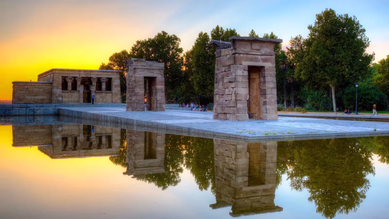Le temple de Debod, à Madrid. Photo : Jiuguang Wang, 2012, CC BY-SA 2.0.