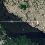 La ville de Manaus, en Amazonie, avec le pont Rio Negro à gauche. La ligne passe sur le Théâtre Amazonas au centre-ville.
