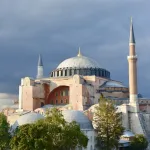 L’ancienne basilique Sainte-Sophie, devenue mosquée, à Istanbul. Photo : Adli Wahid, CC BY SA 3.0.