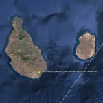 La croisière ne peut se terminer au Cap-Vert comme prévu. Le navire doit rester au large de Praia, pendant que trois passagers sont évacués par avion depuis l’aéroport international Nelson-Mandela.