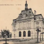 Early 20th-century postcard showing the town hall of Le Kremlin-Bicêtre.