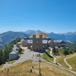 Le sanctuaire de Notre-Dame de la Salette, à 1800 mètres d’altitude dans le département de l’Isère, lieu de l’apparition de 1846. Photo : Le Dauphiné Libéré/Marina Blanc.