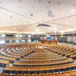 Lieu directement traversé : l’édifice Paul-Henri Spaak, abritant l’hémicycle du du Parlement européen à Bruxelles.