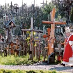 Le pape Jean-Paul II au Mont des Croix de Šiauliai, le 7 septembre 1993. Photo : Mladen Antonov/Getty Images.