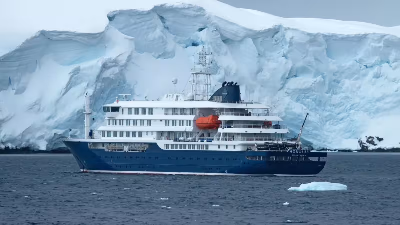 Le navire de croisière polaire MV Hondius au large de l’Antarctique.